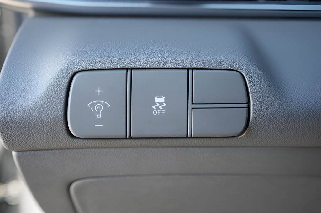 Certified 2024 Hyundai Elantra SEL FWD image 24
