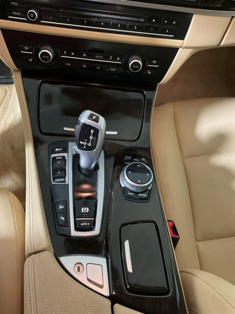 Used 2014 BMW 528i xDrive Sedan image 30