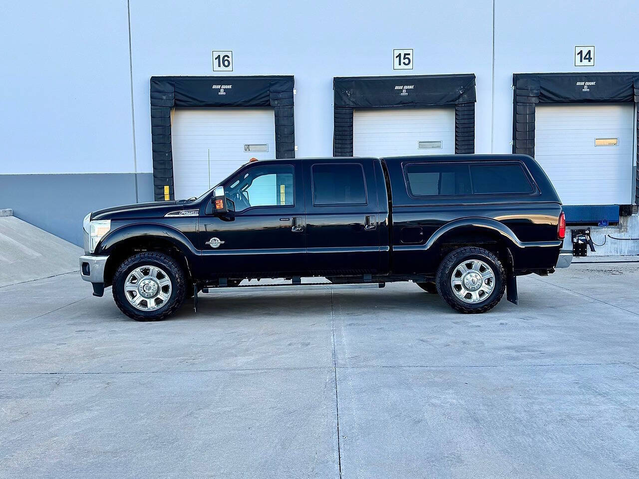 Used 2016 Ford F250 Lariat w/ Lariat Ultimate Package AWD/4WD image 19