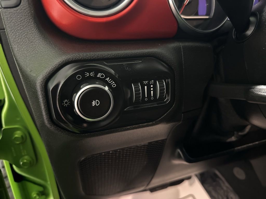 Used 2020 Jeep Wrangler Unlimited Rubicon AWD/4WD image 16