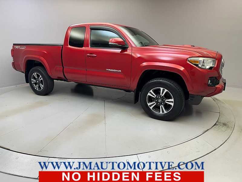 Used 2016 Toyota Tacoma TRD Sport image 7