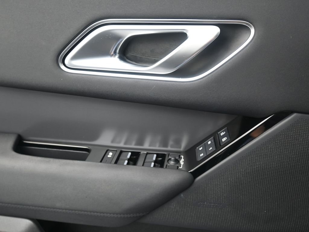 Used 2024 Land Rover Range Rover Velar Dynamic SE image 13