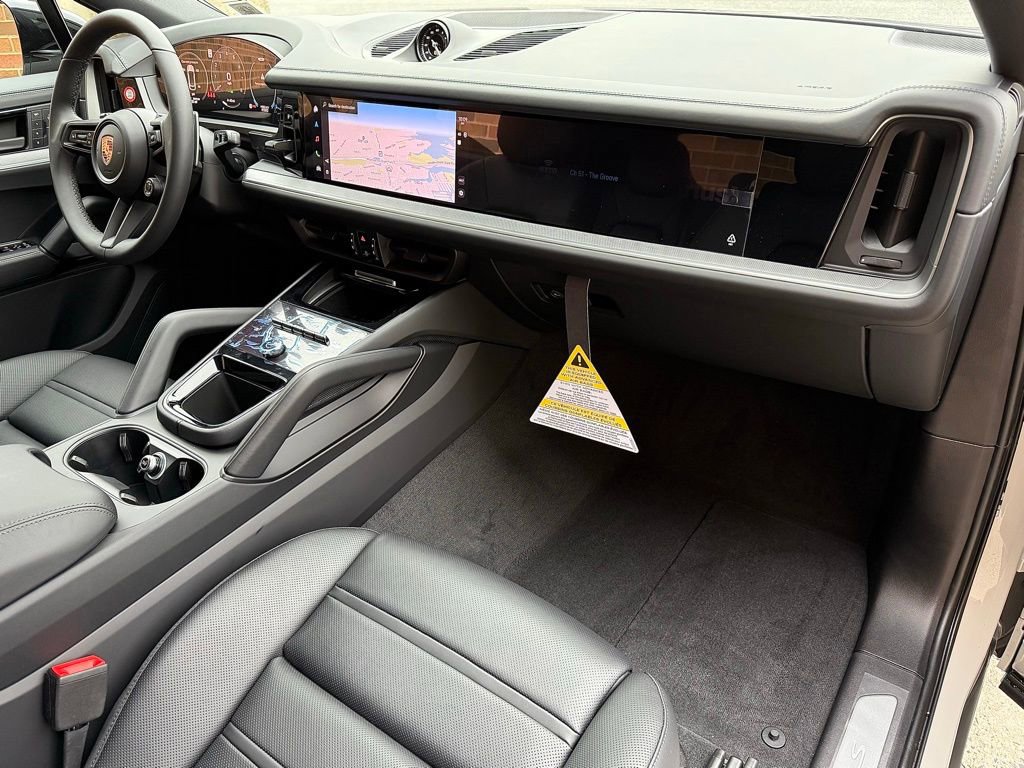 New 2025 Porsche Cayenne S image 23