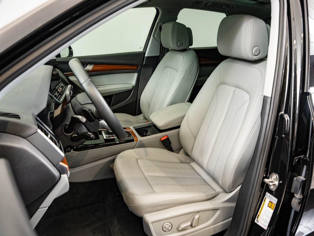 Used 2023 Audi Q5 2.0T Premium Plus w/ Premium Plus Package AWD/4WD image 24