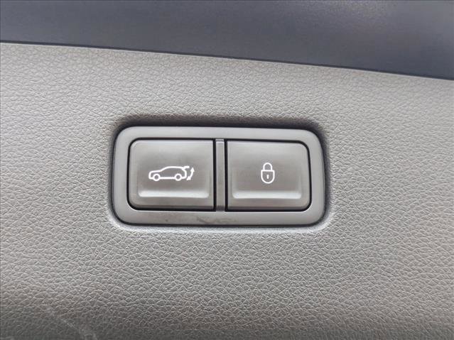 Used 2022 Genesis GV70 2.5T w/ Advanced Package image 7