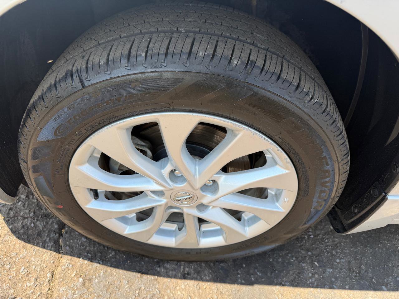 Used 2016 Nissan Sentra SV w/ Style Package image 32