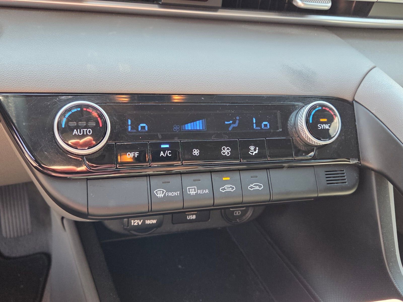 Used 2022 Hyundai Elantra SEL image 20