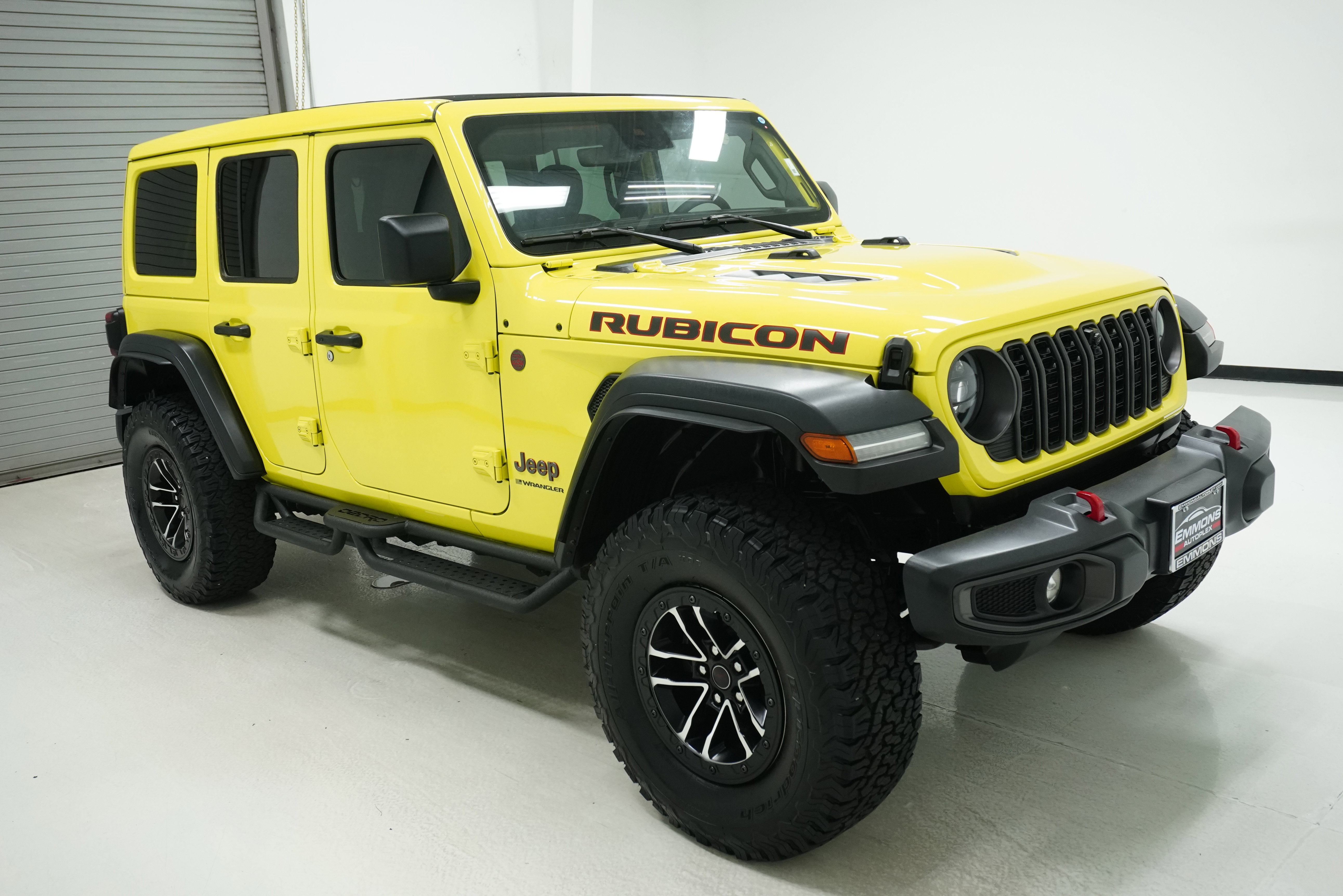 Used 2024 Jeep Wrangler Unlimited Rubicon w/ XTREMEE 35" Tire Package image 3