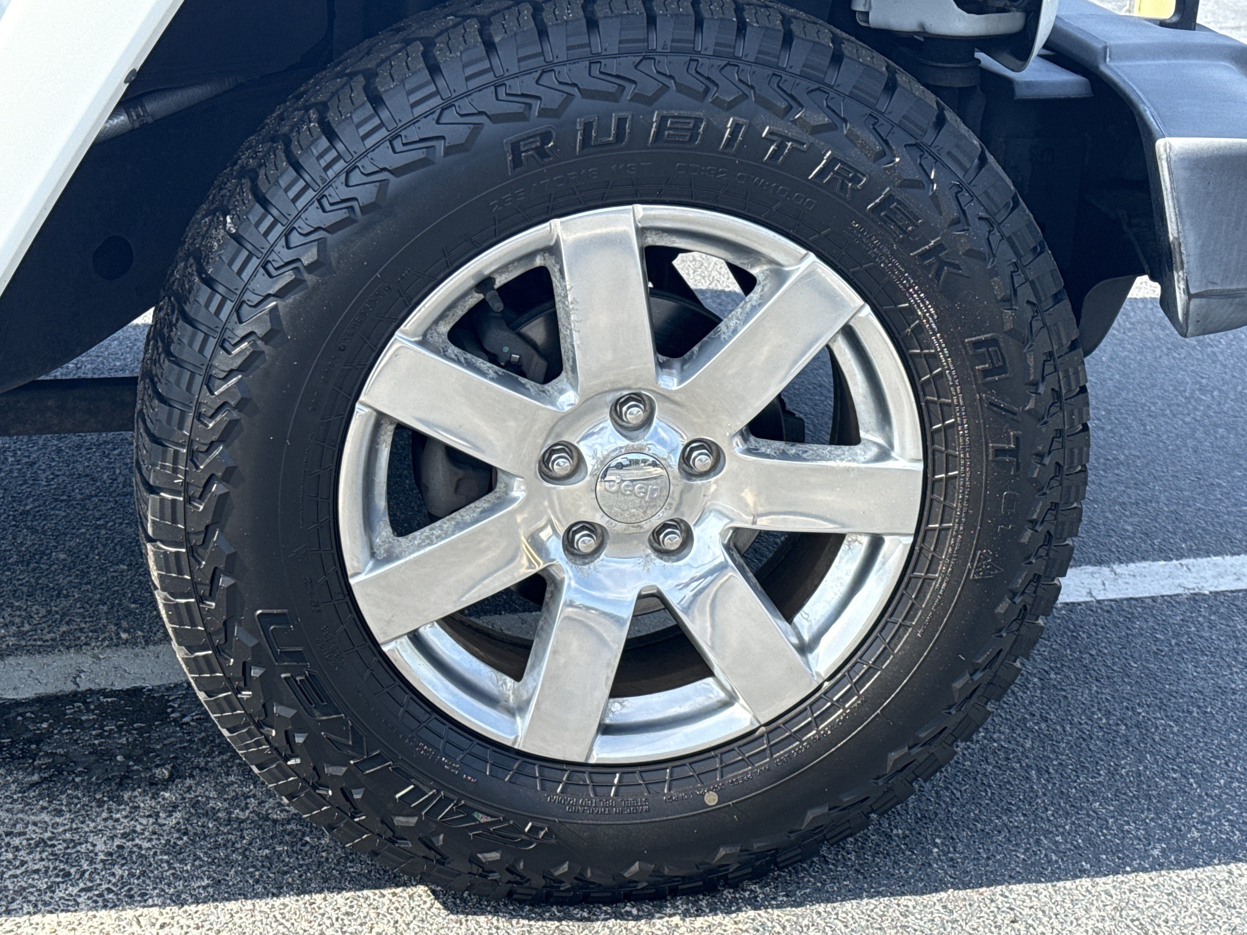 Used 2018 Jeep Wrangler Unlimited Sahara w/ Max Tow Package AWD/4WD image 13