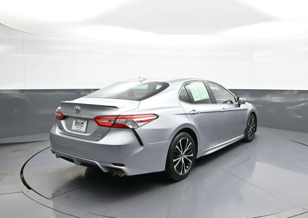 Certified 2020 Toyota Camry SE w/ Cold Weather Package AWD/4WD image 6