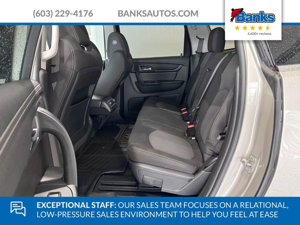Used 2017 Chevrolet Traverse LT image 9