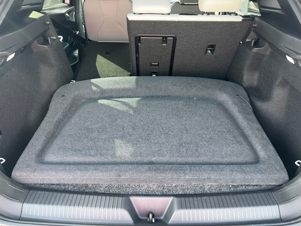 Used 2024 Volkswagen ID.4 S image 17