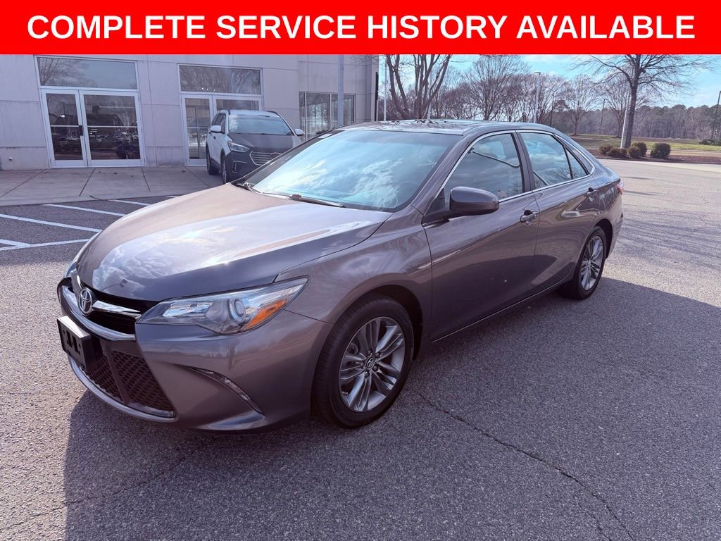 Used 2016 Toyota Camry SE w/ Moonroof Package image 3