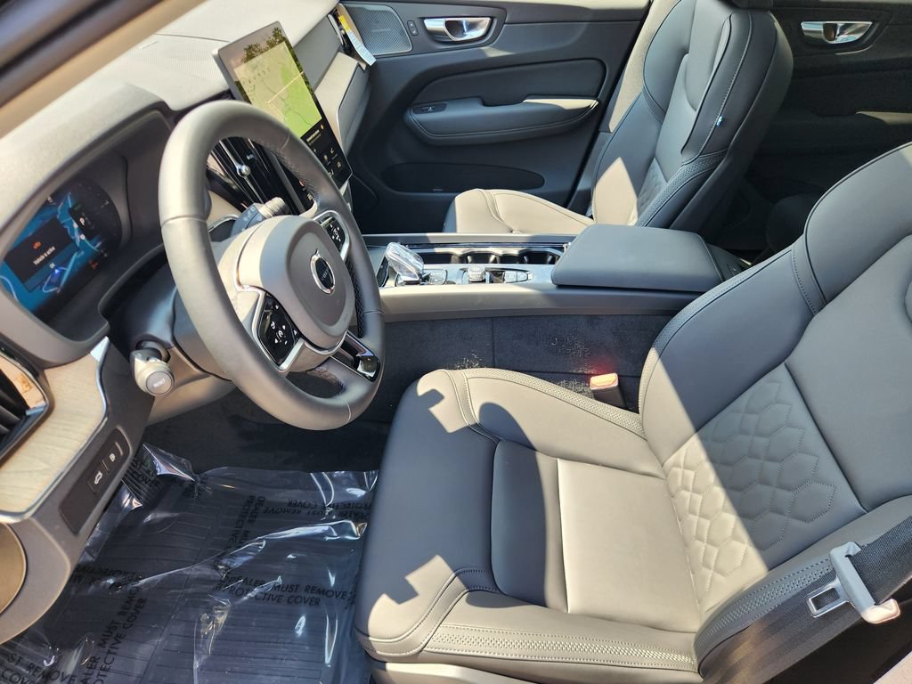 New 2026 Volvo XC60 T8 Plus w/ Protection Package Premier AWD/4WD image 9