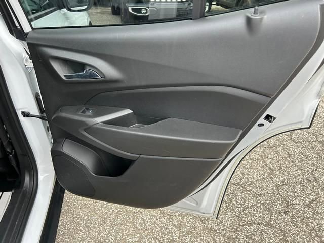 Used 2024 Chevrolet Trax ACTIV w/ Driver Confidence Package image 27