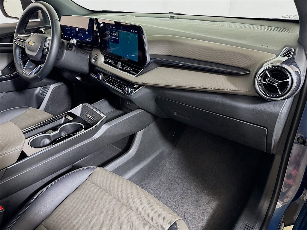 Used 2025 Chevrolet Equinox LT w/ Convenience Package II image 27