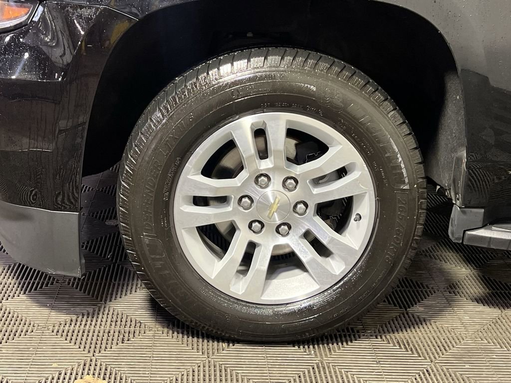 Used 2019 Chevrolet Suburban LT image 12