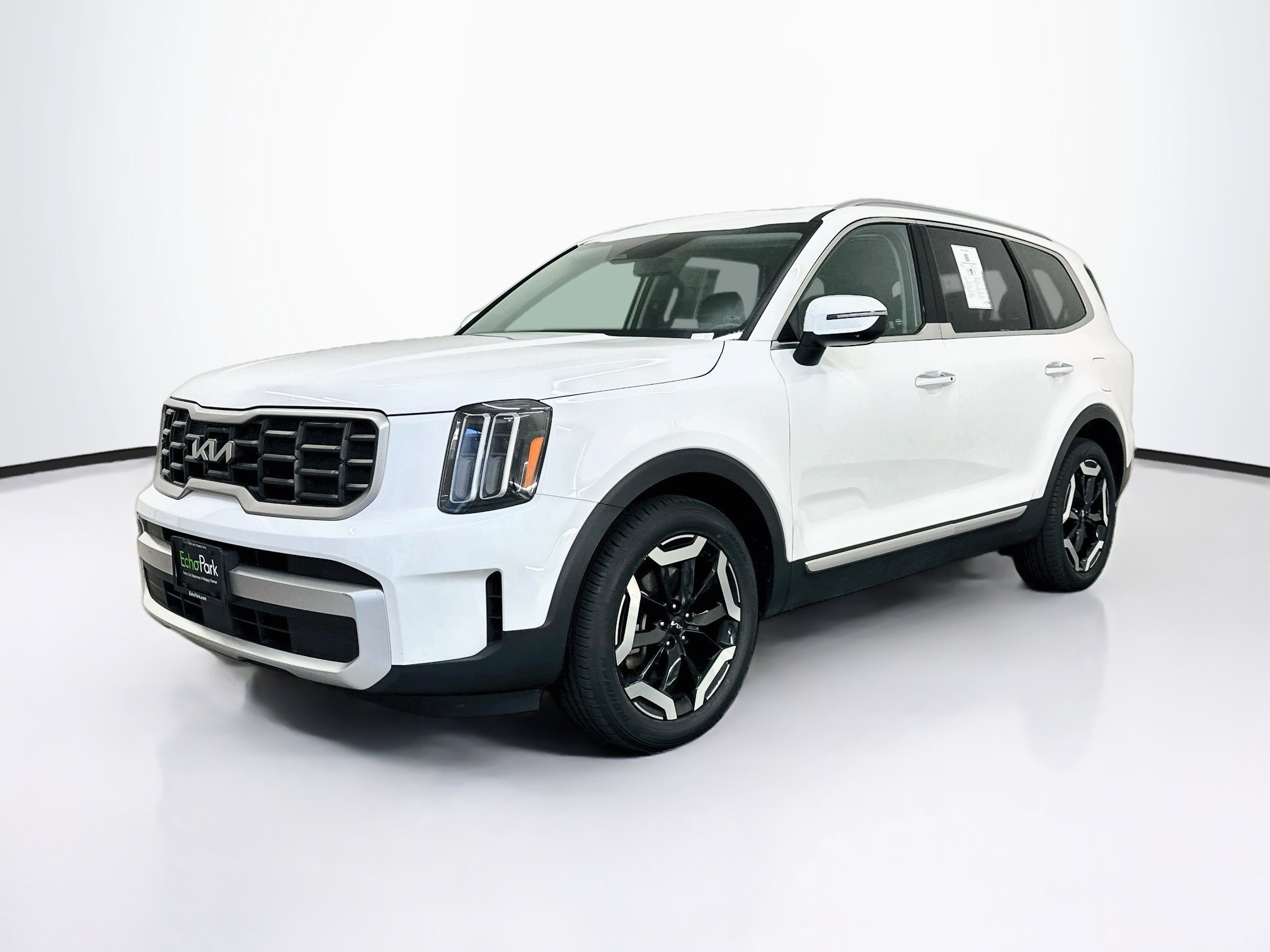 Used 2025 Kia Telluride S AWD/4WD image 3