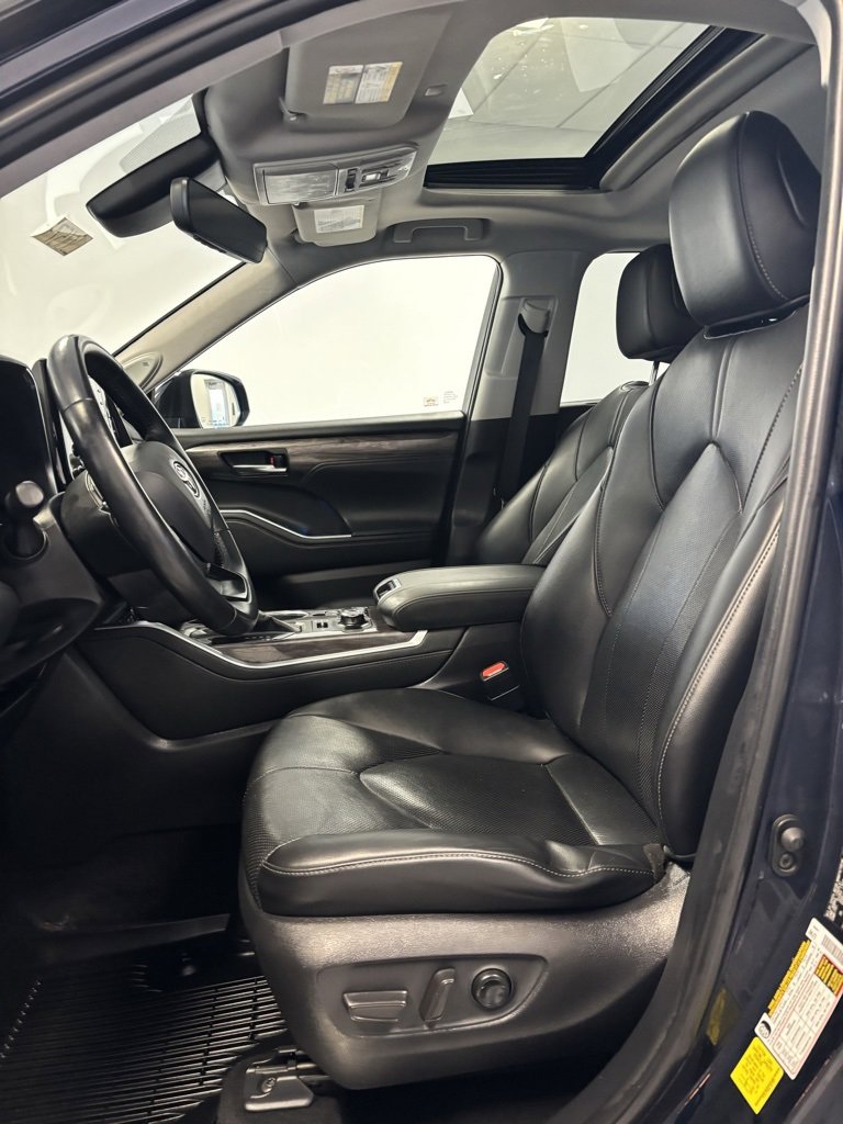 Certified 2020 Toyota Highlander Limited image 13