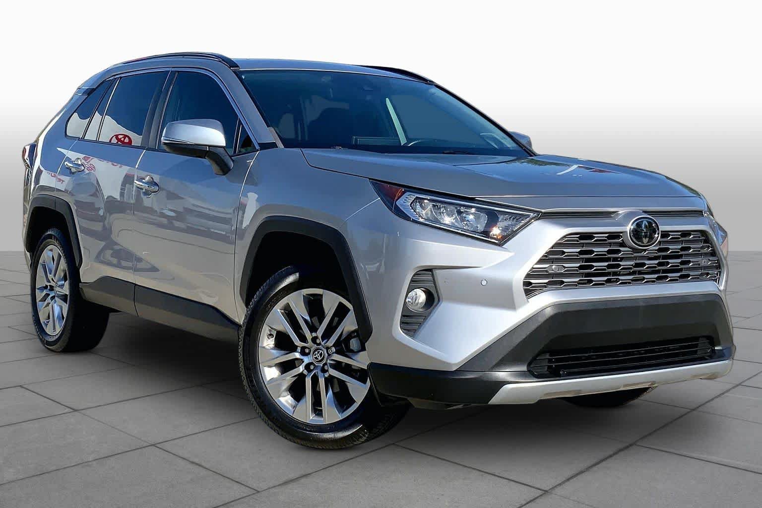 Used 2020 Toyota RAV4 Limited AWD/4WD image 3