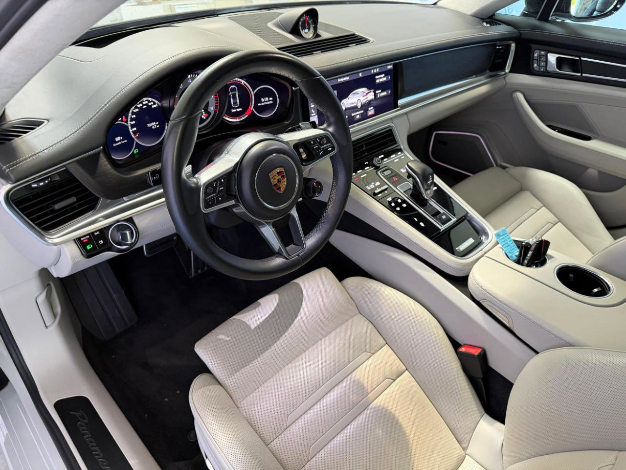 Used 2019 Porsche Panamera GTS w/ Premium Package Plus AWD/4WD image 16