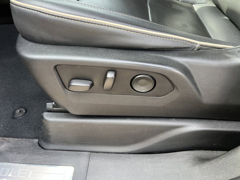 Certified 2021 Chevrolet Tahoe Premier w/ Premium Package AWD/4WD image 16