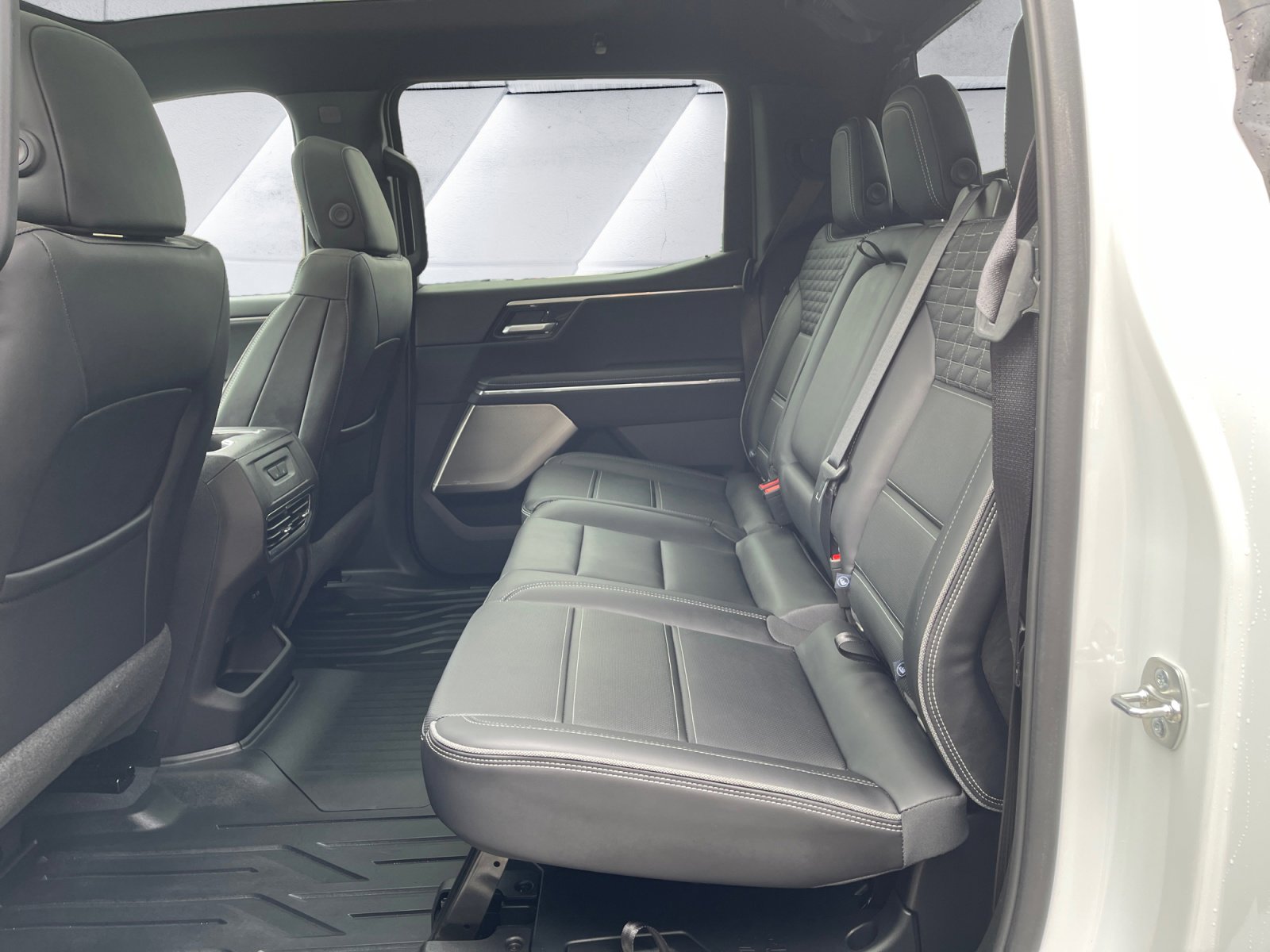 Used 2025 GMC Sierra EV Denali image 14