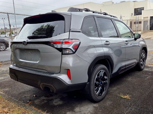 Used 2025 Subaru Forester Limited AWD/4WD image 4