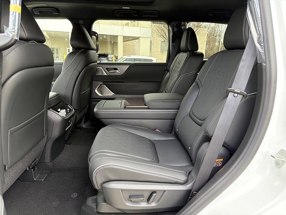 New 2026 INFINITI QX80 Autograph image 12