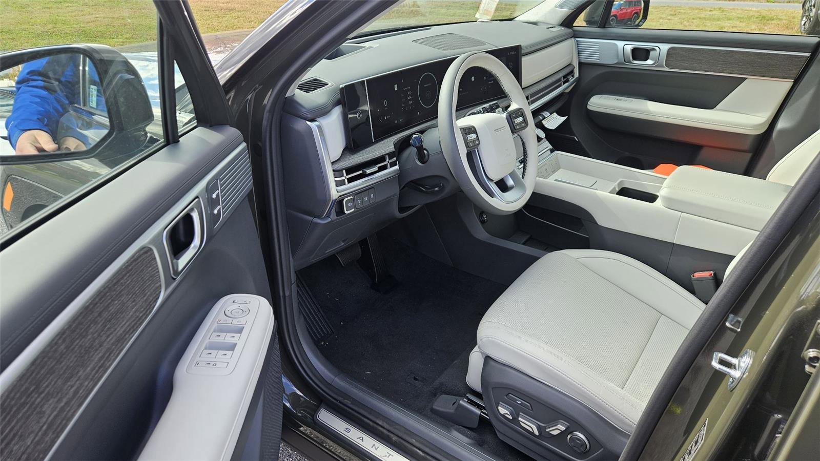 Used 2024 Hyundai Santa Fe Calligraphy image 9