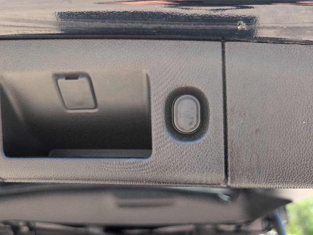 Used 2018 GMC Yukon Denali AWD/4WD image 14