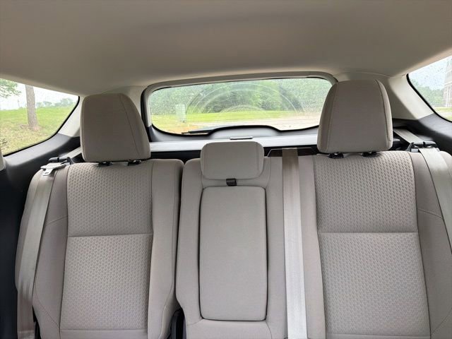 Used 2017 Ford Escape SE w/ Equipment Group 201A FWD image 17