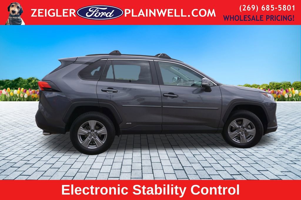Used 2022 Toyota RAV4 XLE w/ Convenience Package image 6