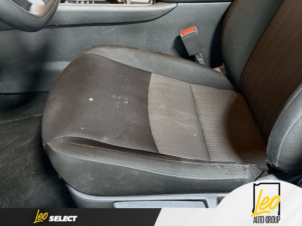 Used 2025 Nissan Sentra SV FWD image 21