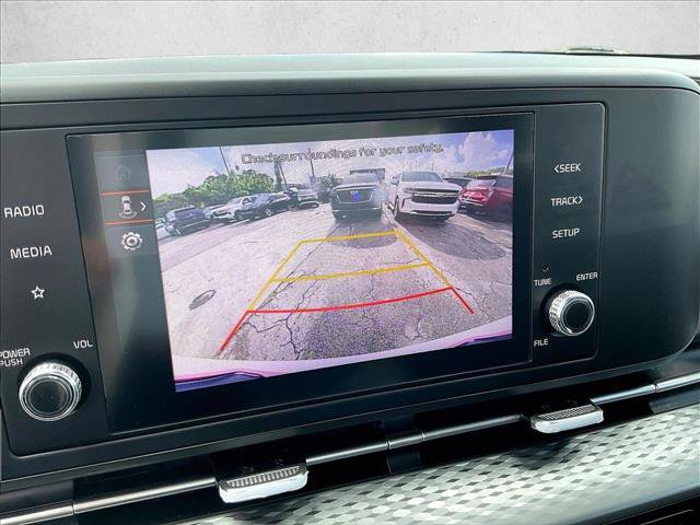 Used 2024 Kia Carnival LX FWD image 23