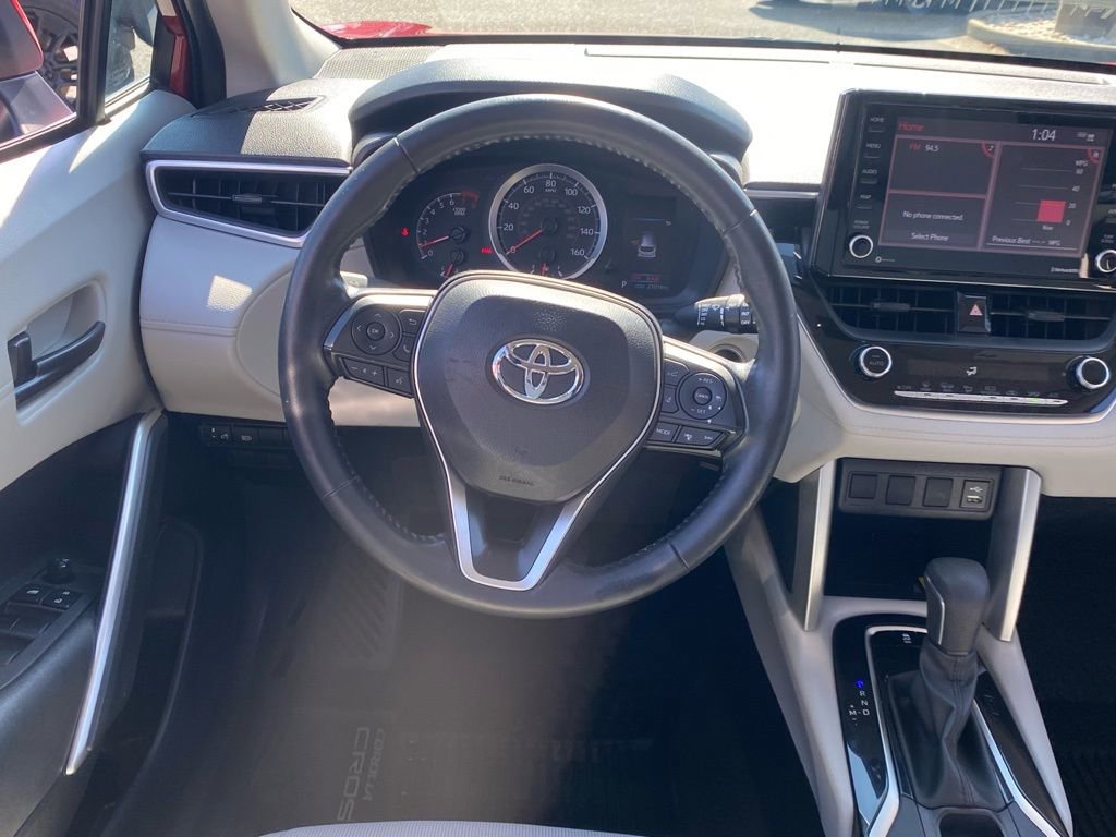 Used 2022 Toyota Corolla Cross LE image 10