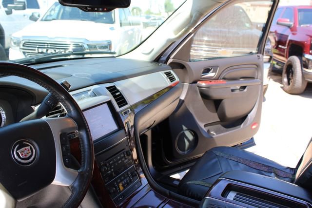 Used 2014 Cadillac Escalade Premium RWD image 17