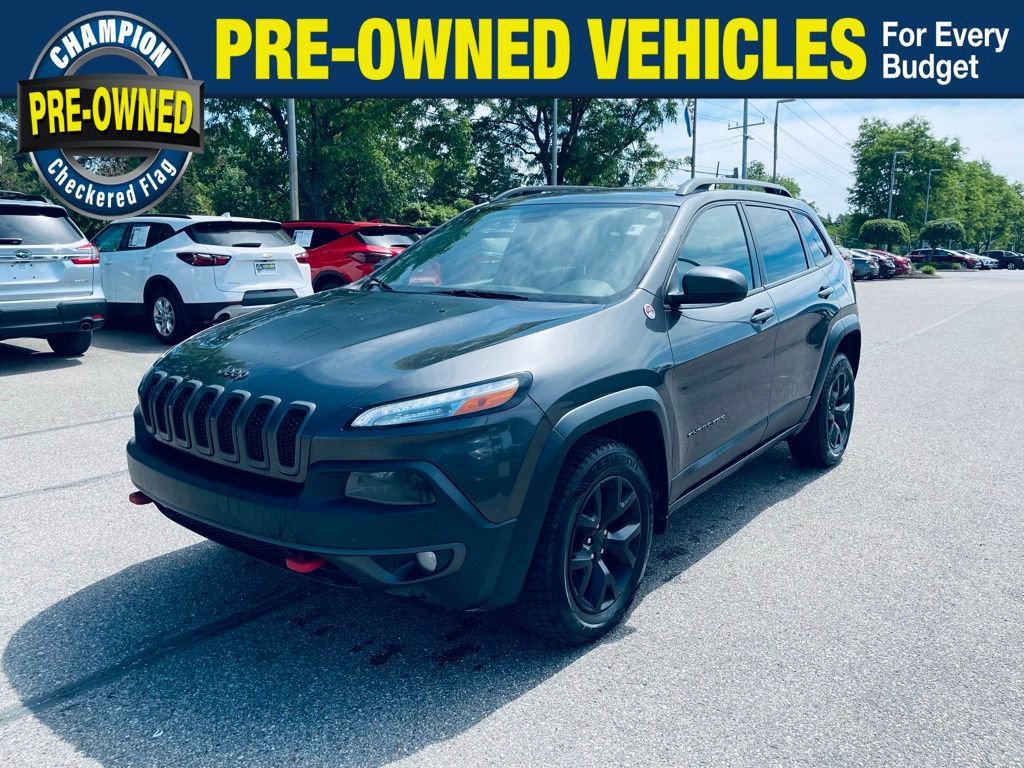 Used 2018 Jeep Cherokee Trailhawk w/ Cold Weather Group AWD/4WD video 1