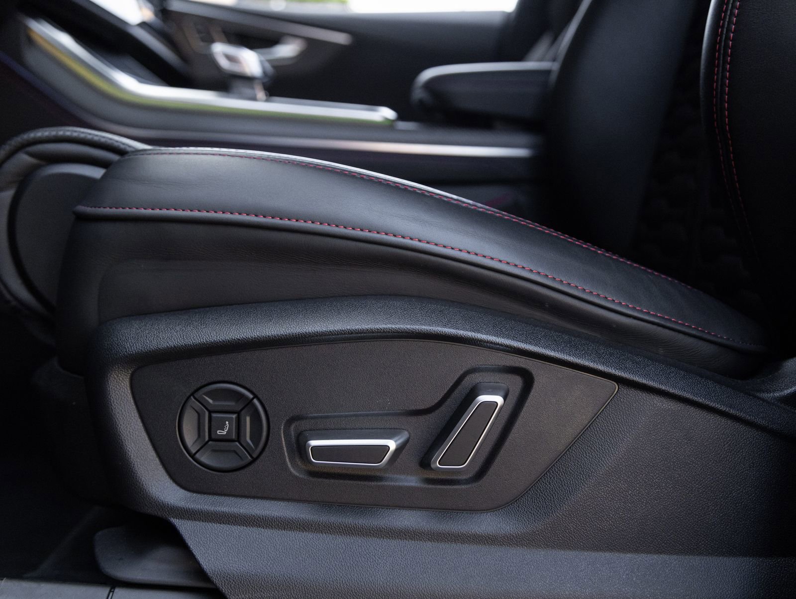 Used 2025 Audi RS Q8 performance w/ Matte Carbon Package image 22