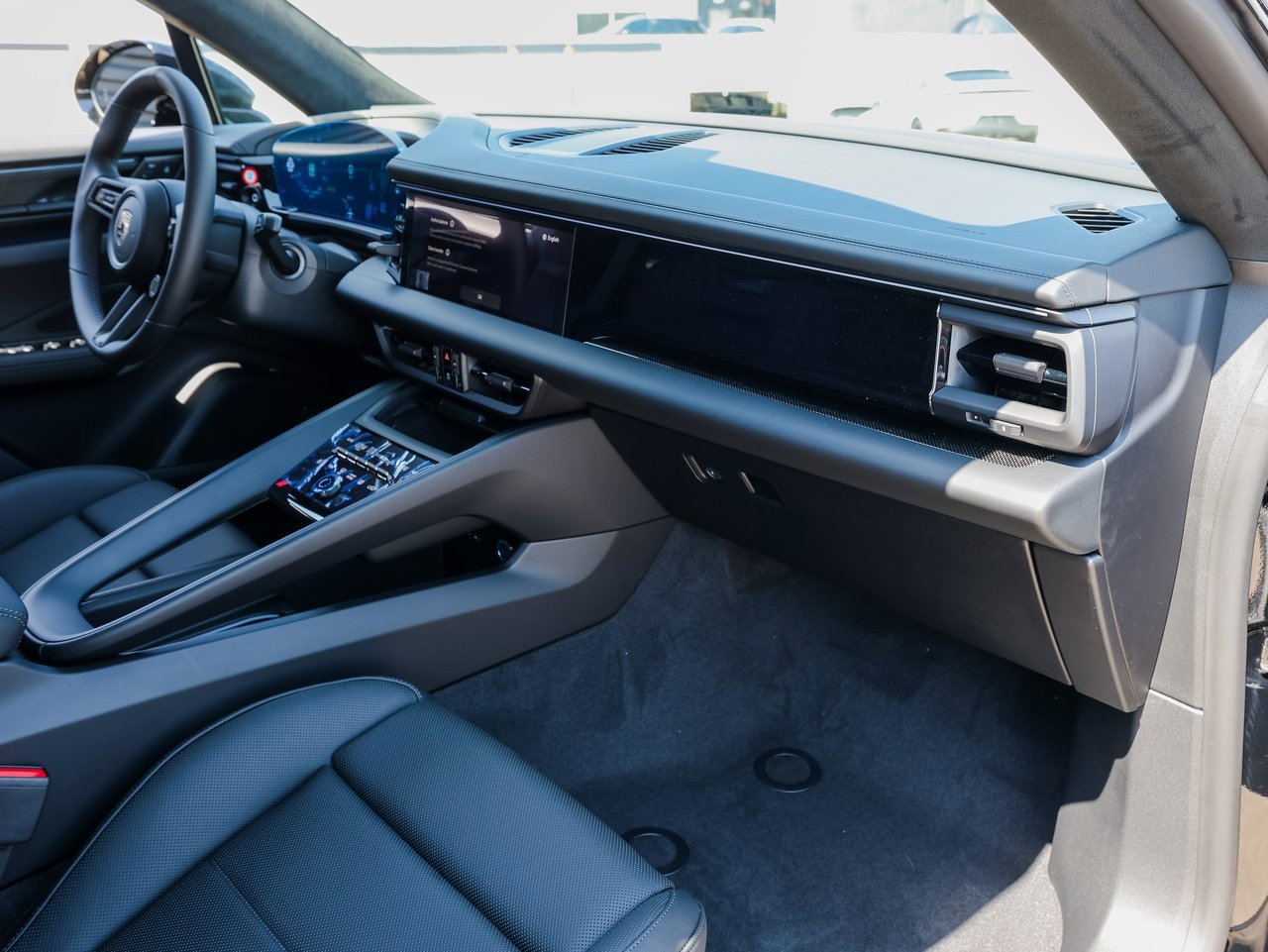 New 2025 Porsche Macan Turbo Electric image 25