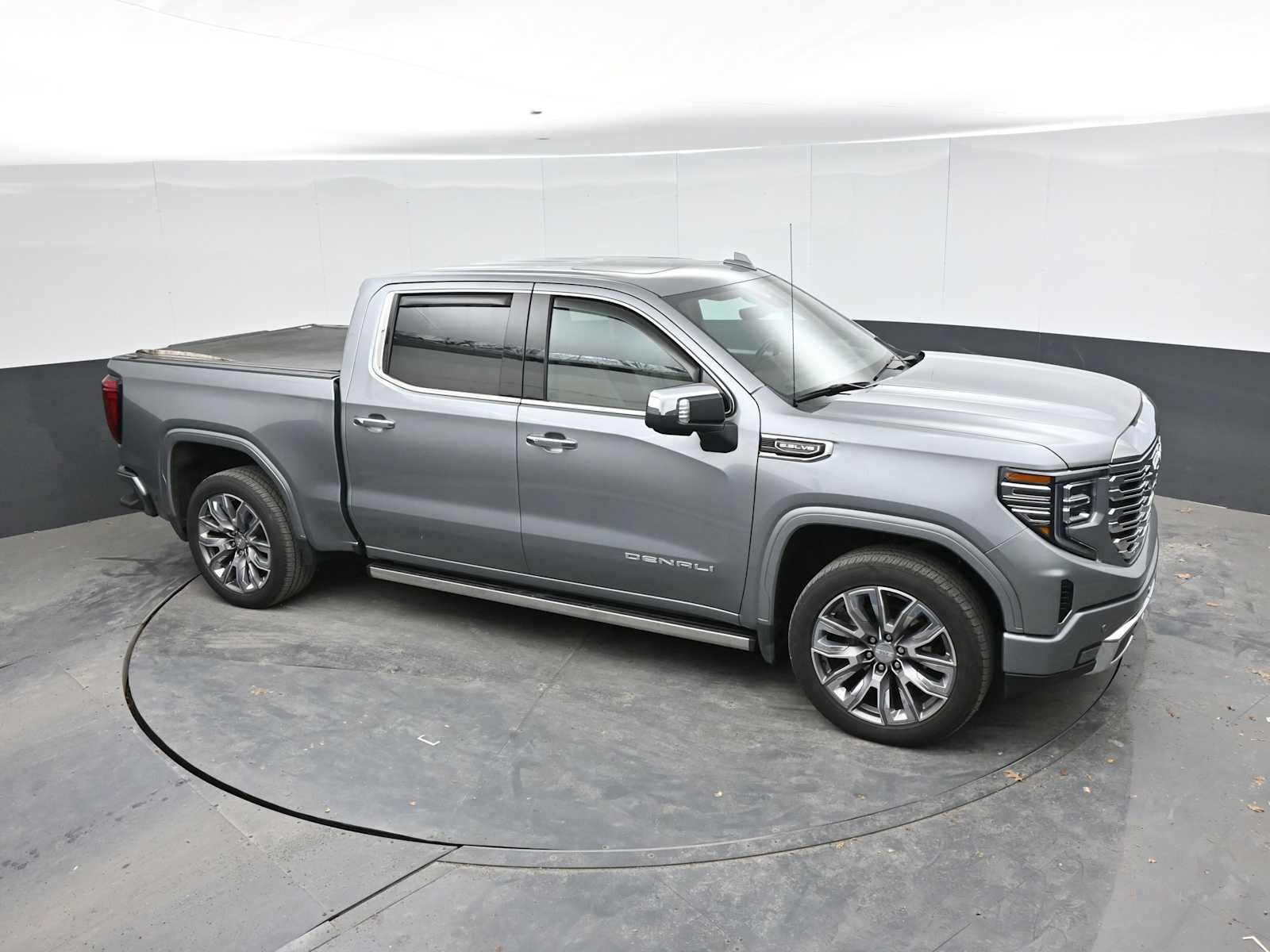 Used 2025 GMC Sierra 1500 Denali w/ Denali Reserve Package AWD/4WD image 36