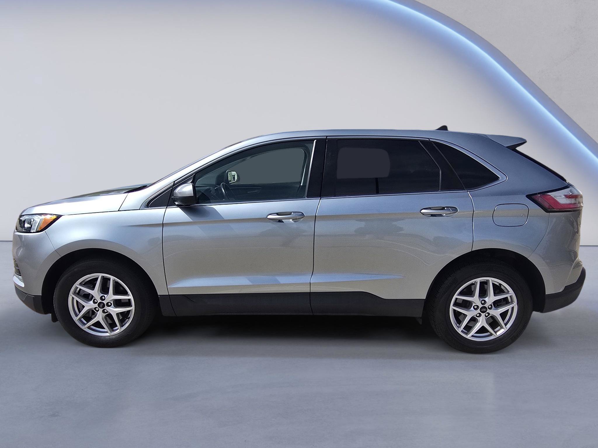 Used 2024 Ford Edge SEL AWD/4WD image 2