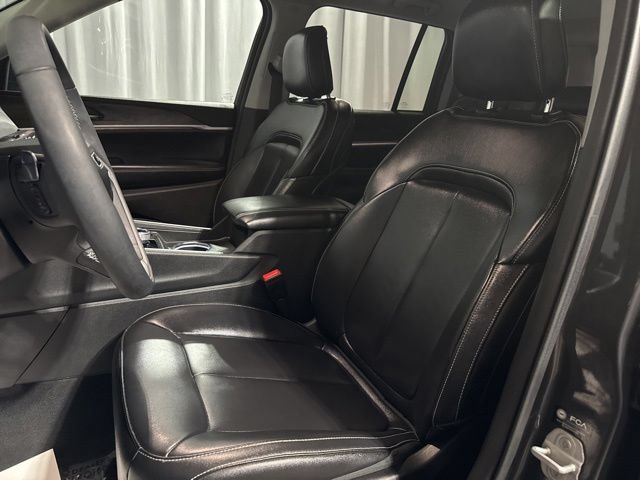 Used 2024 Jeep Grand Cherokee Limited AWD/4WD image 10