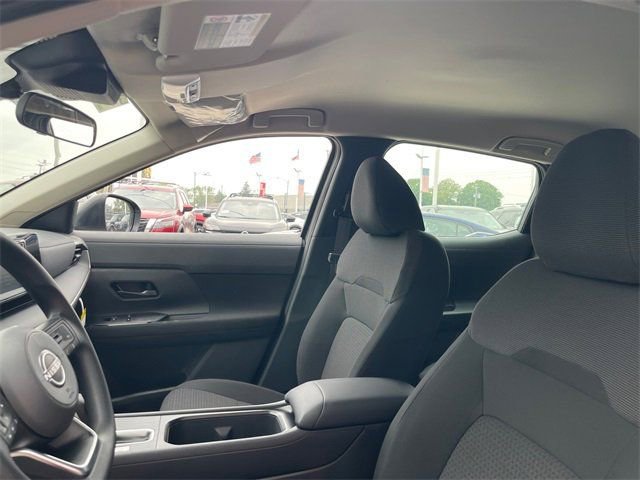 Used 2025 Nissan Kicks S image 10