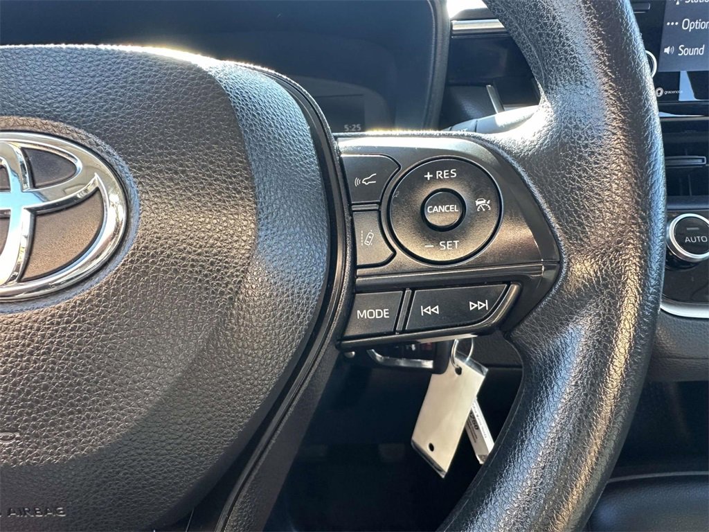 Used 2022 Toyota Corolla LE image 13