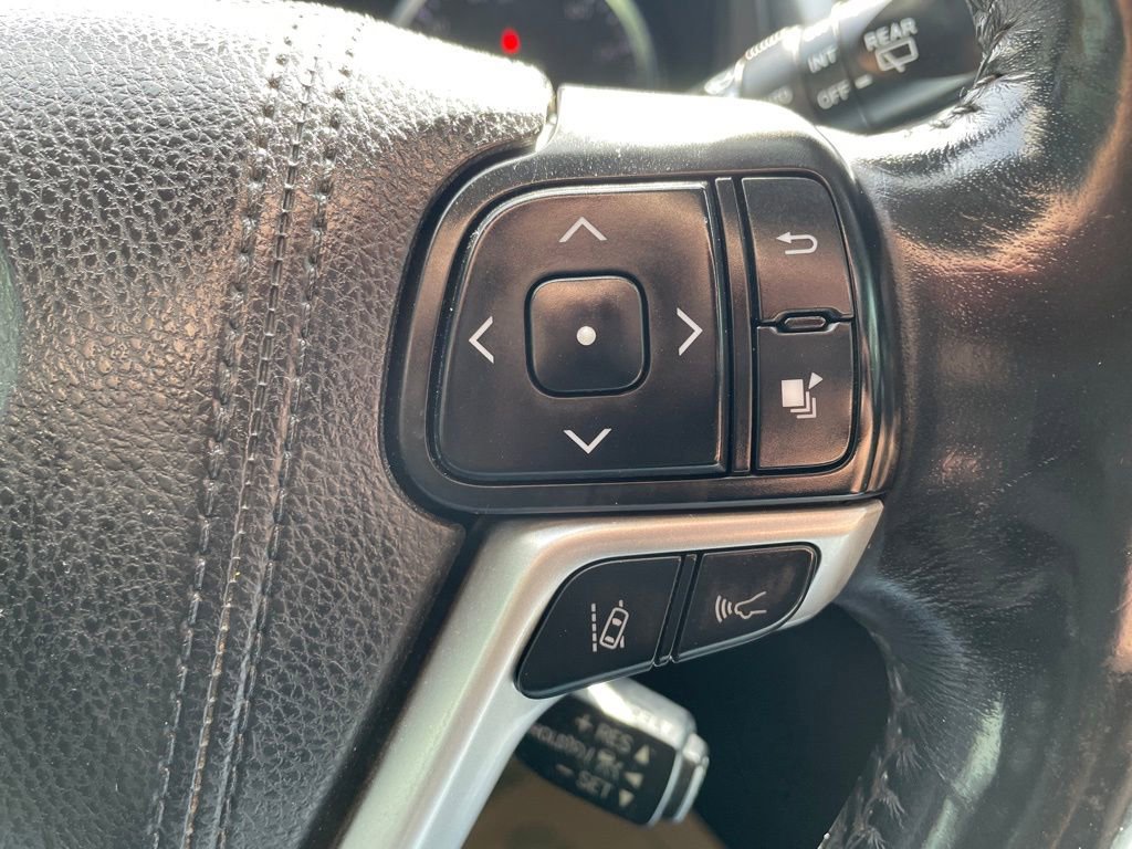 Used 2017 Toyota Highlander Limited Platinum AWD/4WD image 28