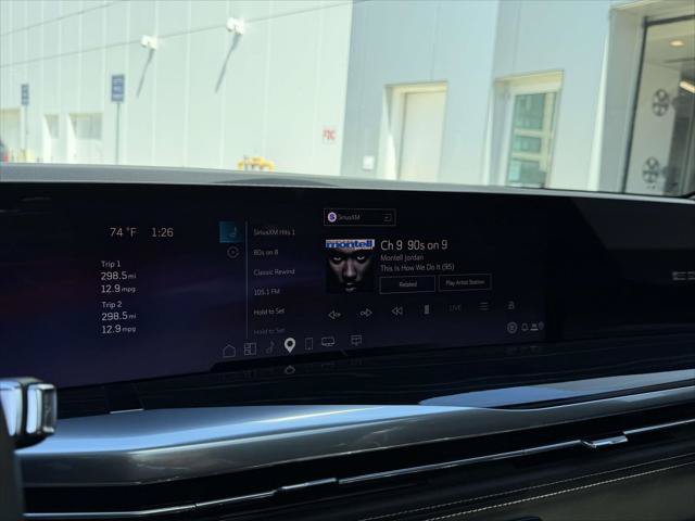 Used 2025 Cadillac Escalade ESV Sport AWD/4WD image 31