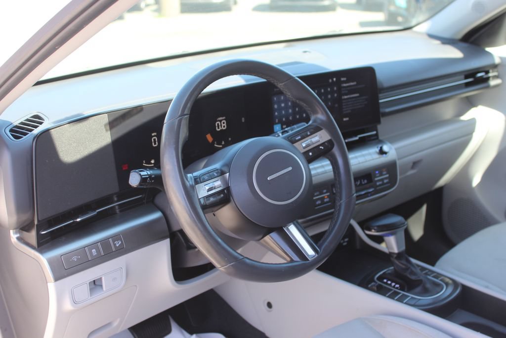 Used 2024 Hyundai Kona SEL FWD image 11