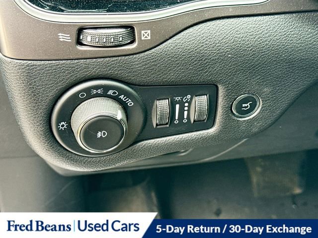 Used 2021 Jeep Cherokee Limited image 12