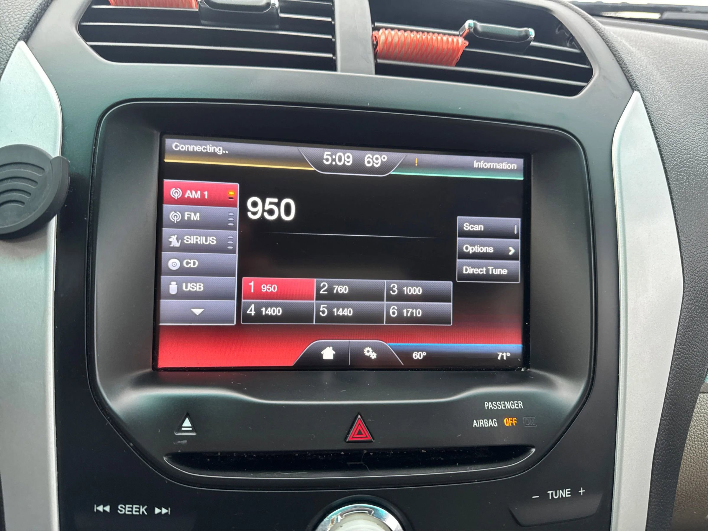 Used 2014 Ford Explorer XLT w/ Equipment Group 202A FWD image 16